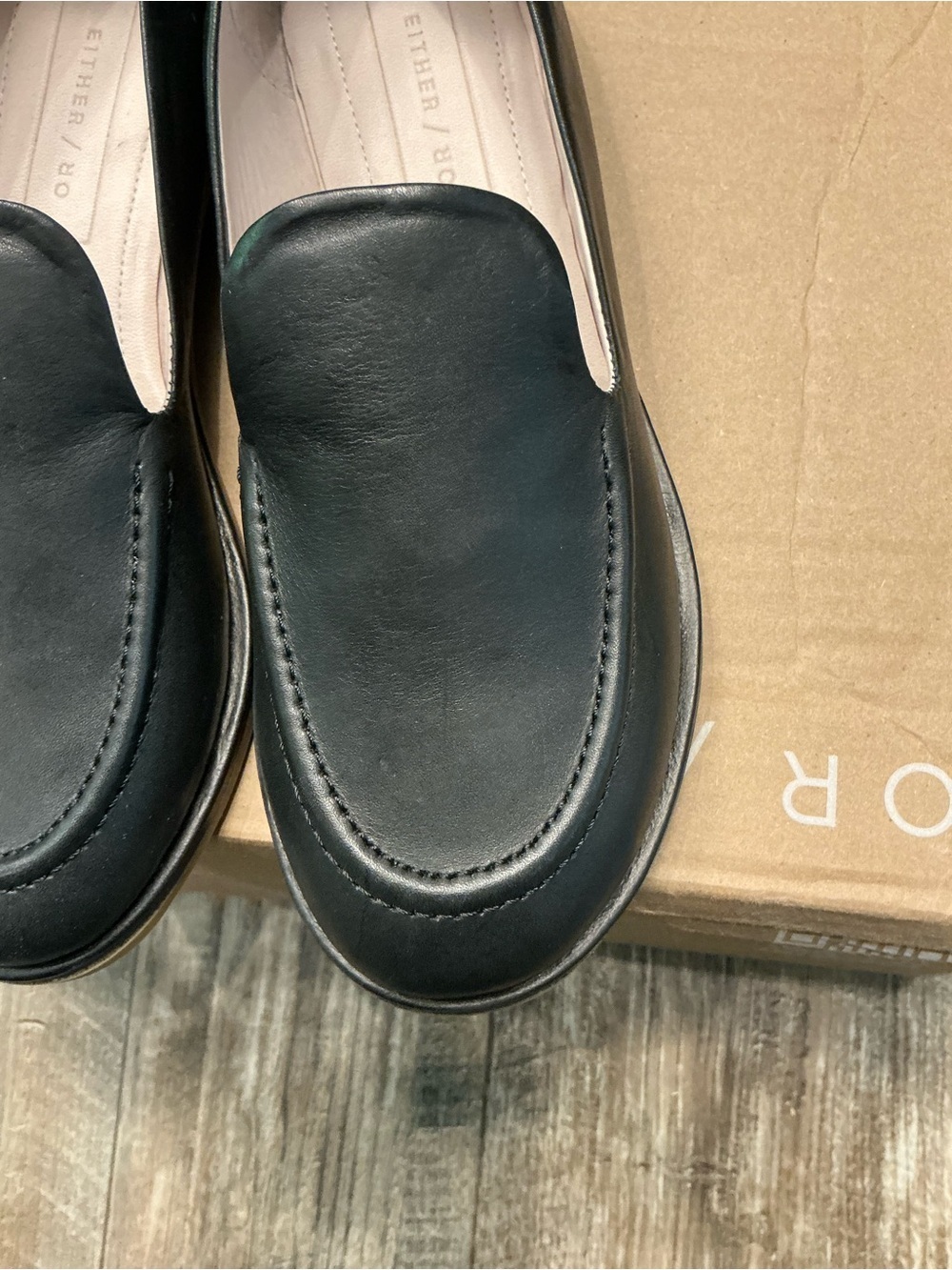 Women's Black Leather Slip-On Loafers - Elegant Everyday Flats Size 7 - Picture 13 of 16
